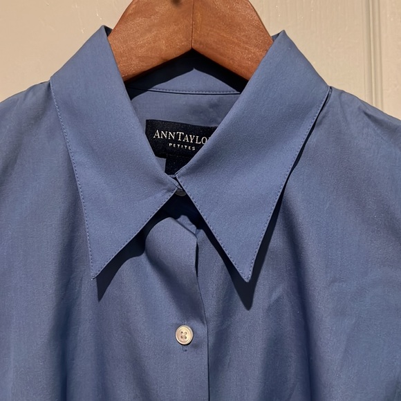 Ann Taylor petites button down shirt - Picture 4 of 6